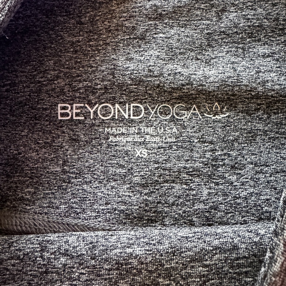 Beyond Yoga Rose Gold Dusted High Waisted 7/8 Legging Sz XS - Picture 6 of 11